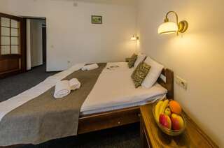 Курортные отели ZimaSnow Ski & Spa Club Буковель Люкс с видом на горы-1