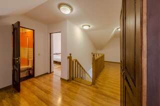 Курортные отели ZimaSnow Ski & Spa Club Буковель Семейный номер с видом на горы-5